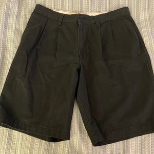 Dockers black pleated shorts